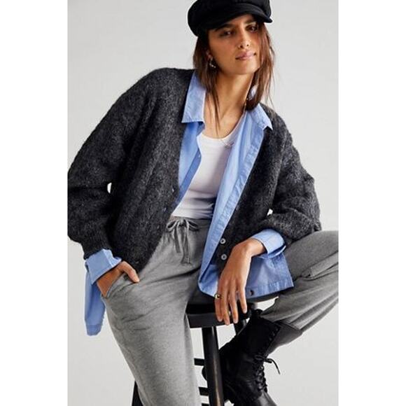 New Free People Amelia Cardi Alpaca Sweater$148 X-SMALL Gray Button - Picture 1 of 4